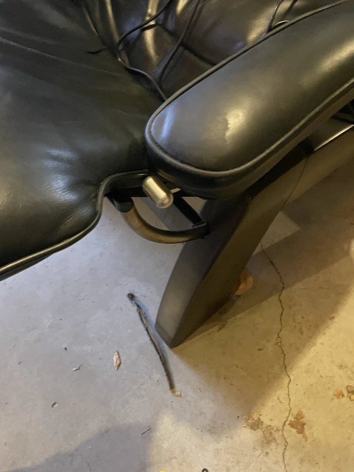 Human Touch Perfect Chair PC-095 Power Recliners 黑色皮革 2 现已上市!! — 第 2/4 张图片