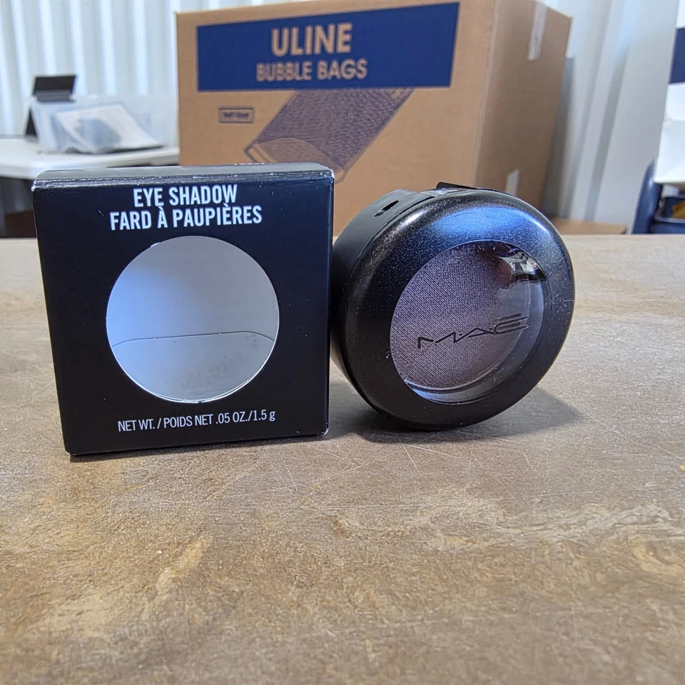 SOMBRA DE OJOS MAC FROST ~ SATINADO TOPO ~ TAMAÑO COMPLETO ~ EN CAJA ~ NUEVA Foto 2 de 2