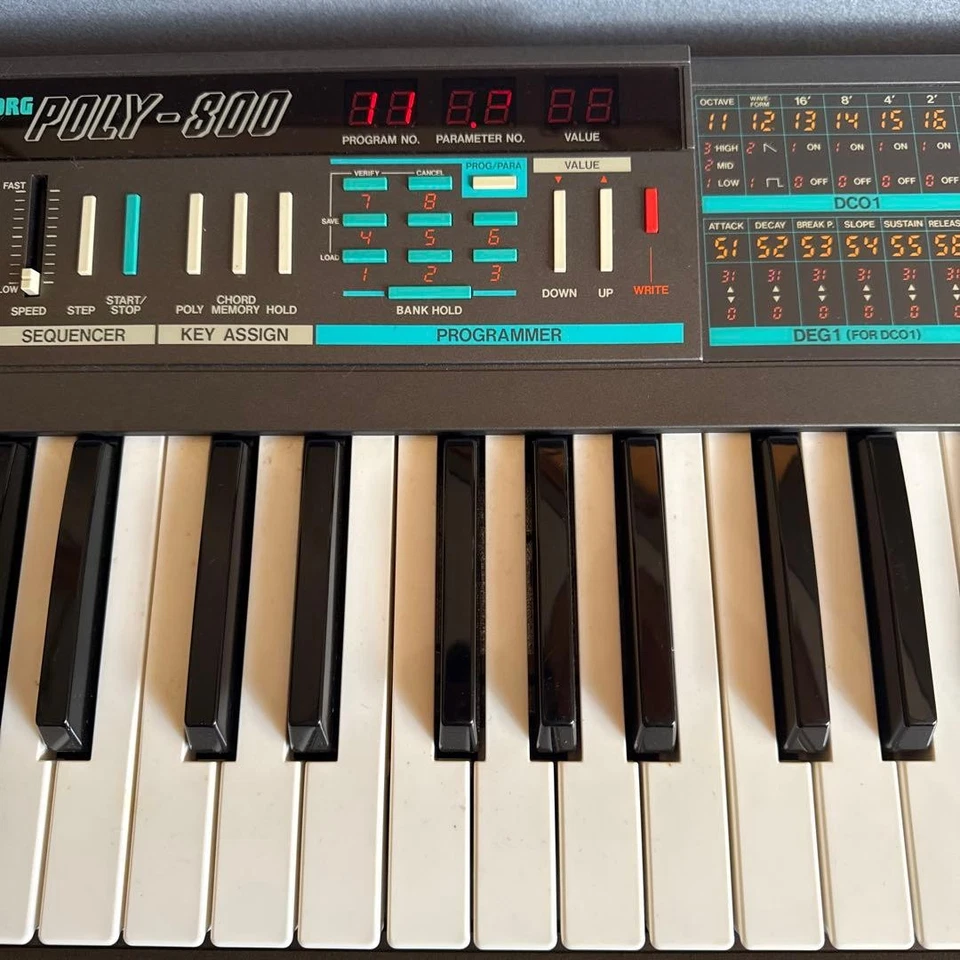 Korg POLY-800 Analog Polyphonic Synthesizer  [Excellent] - Image 4 of 4