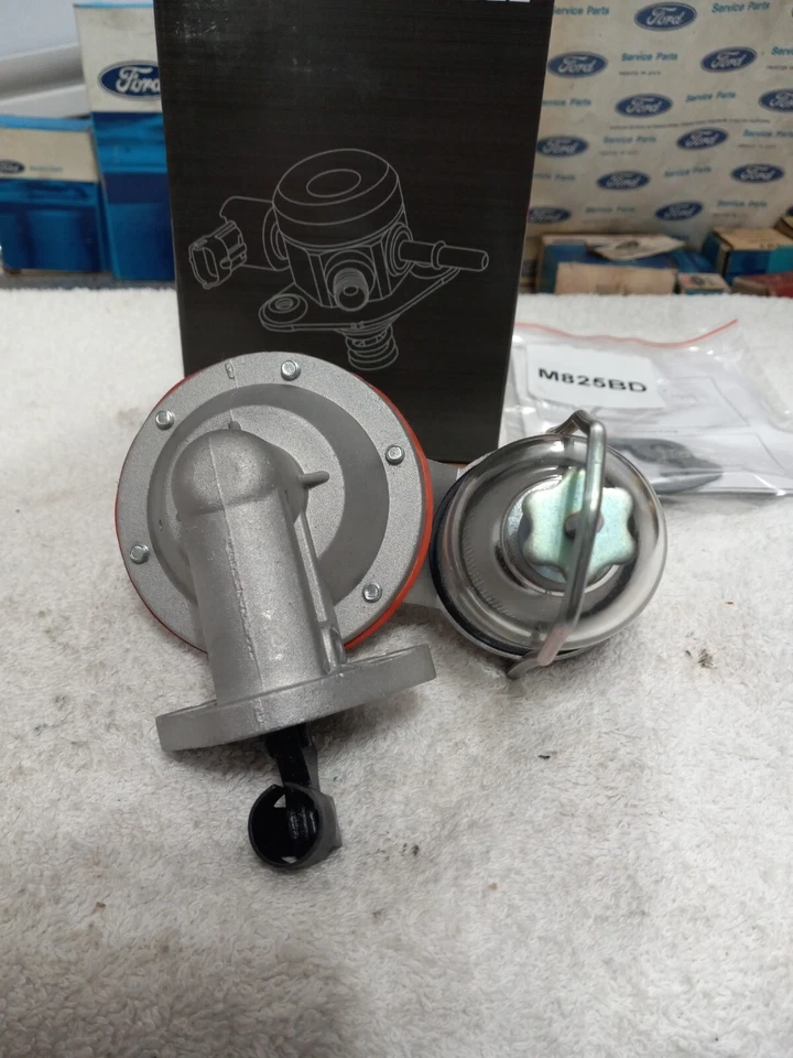 Bomba de combustible mecánica Carter M825 1939-48 Ford Lincoln Mercury cabeza plana V8 Foto 4 de 4