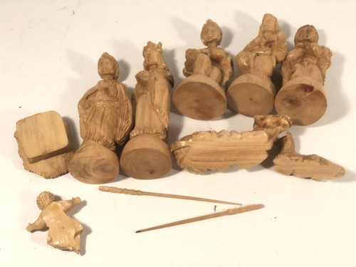 Solid Olive Wood Hand Carved Nativity 11 Piece Set - Picture 10 of 12