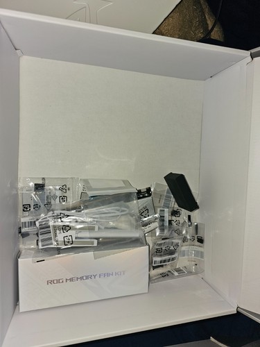 Asus ROG Maximus Z890 Apex White New - Picture 4 of 4