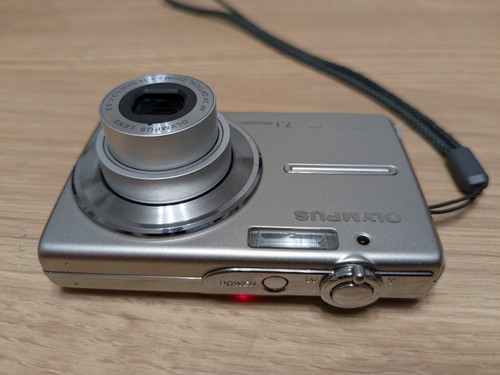 Olympus fotocamera digitale FE-230 7,1MP argento testata e imballata con cavo caricabatterie, SD - Foto 6 di 21