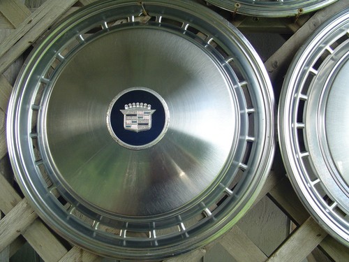 1977 77 CADILLAC CADY FLEETWOOD DEVILLE HUBCAPS WHEEL COVERS ANTIQUE VINTAGE - Picture 4 of 12