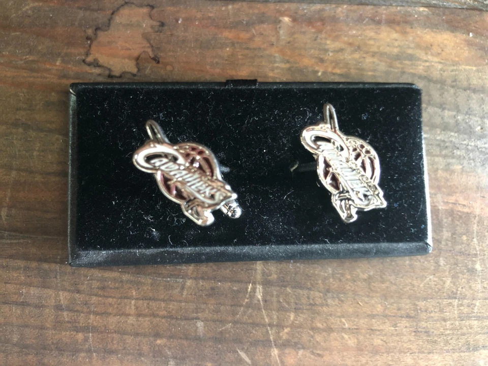 Nuevos Gemelos para Camisa Formal - CLEVELAND CAVALIERS Baloncesto Logo Gemelos Foto 4 de 4