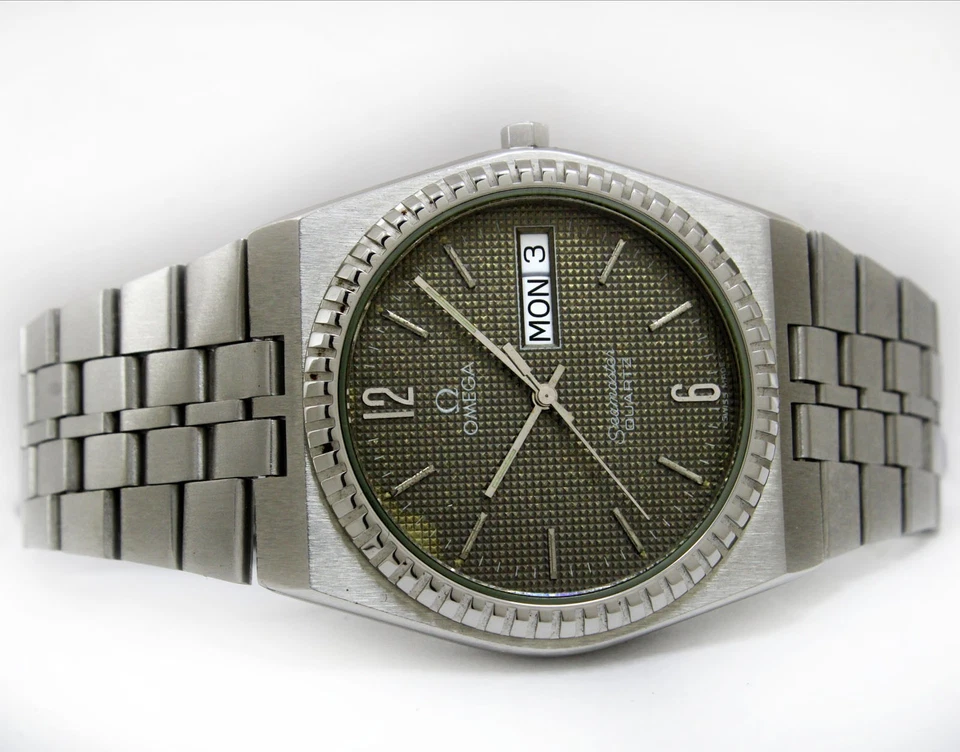 Omega Seamaster Quartz Quick Day Date Steel Mens Watch Ref. 196.0221 - image 2 of 4