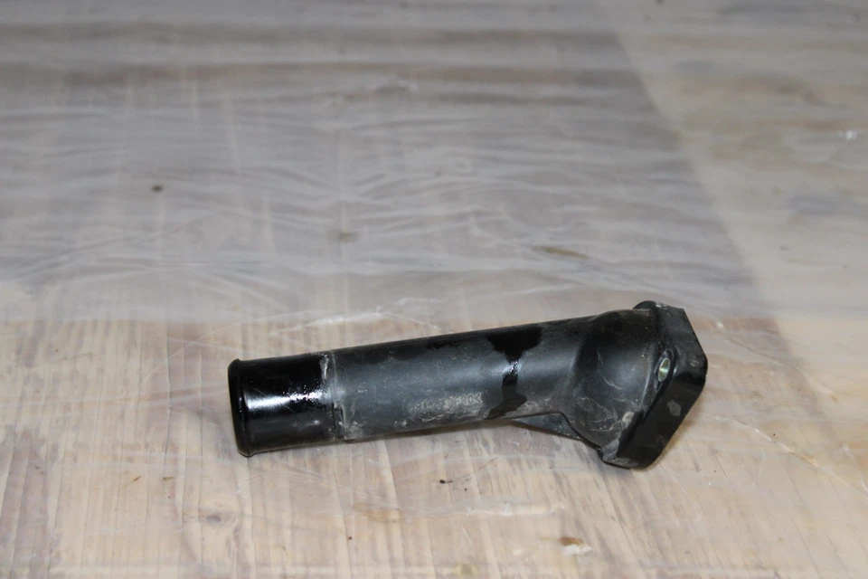 Розетка корпуса термостата 1997 - 2001 Toyota Camry - Изображение 2 из 4