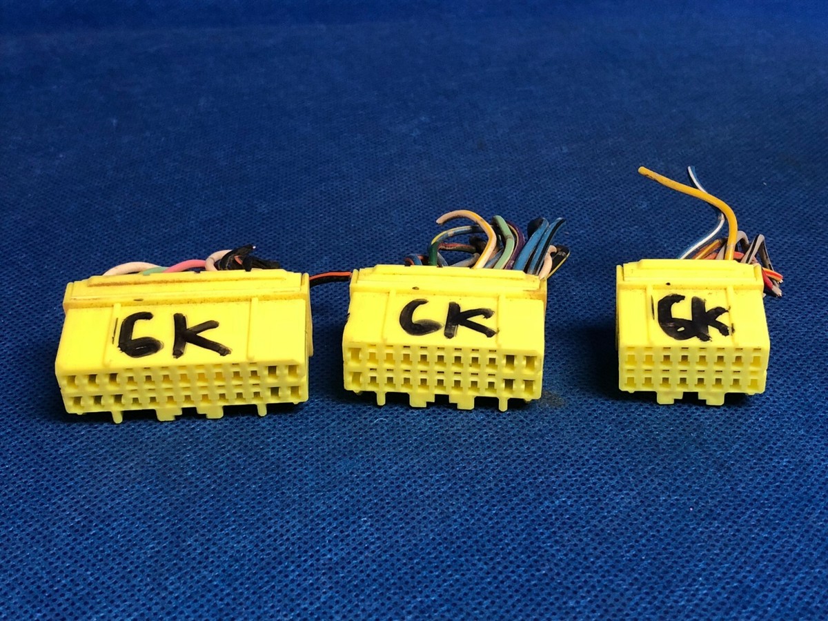 WIRING HARNESS PLUG CONNECTOR 96 SIDEKICK GEO TRACKER ECM