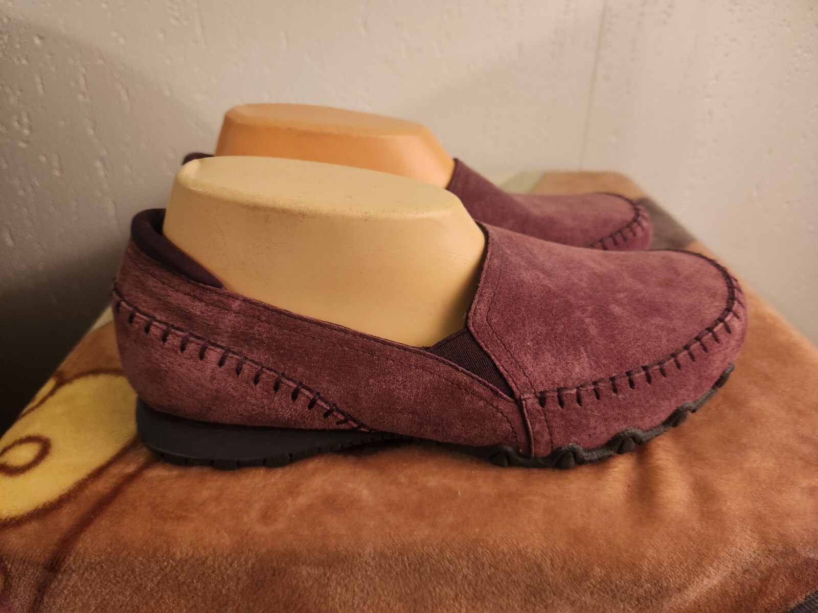 Skechers Relaxed Fit Air Cooled Memory Foam Womens sz Purple