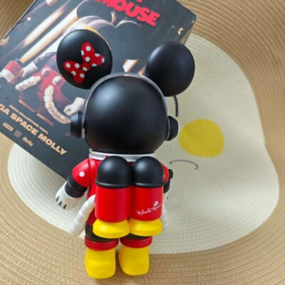 Super Rare!] Pop Mart 400 Space Molly Minnie Mouse Disney