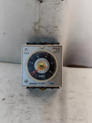 omron H3BH timer relay, 0.5-10s, 100/110/120VAC, with base, contact: 5A
