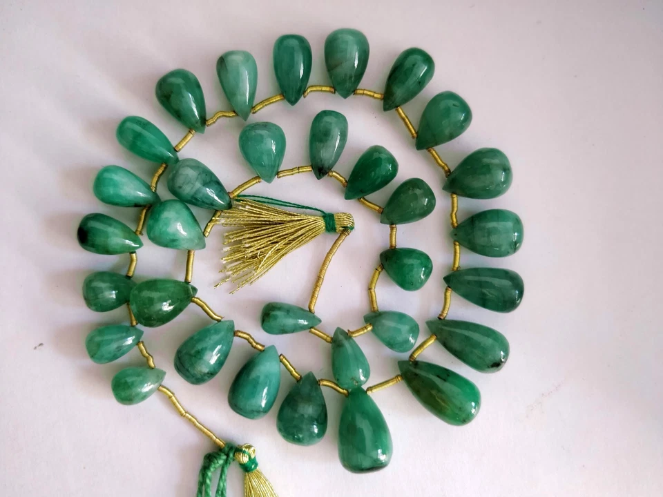 Lágrimas perforadas esmeralda natural piedras sueltas esmeraldas sin tratar gotas sin cortar Foto 2 de 4