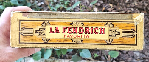 Cubierta suelta de caja de cigarros La Fendrich Favorita con nuevas salidas de aire Evansville IND - Imagen 2 de 6