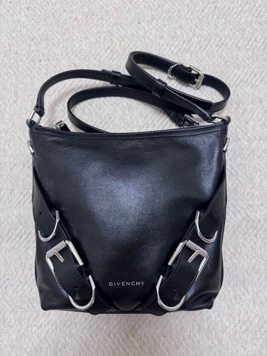 GIVENCHY leather shoulder bag black 973227
