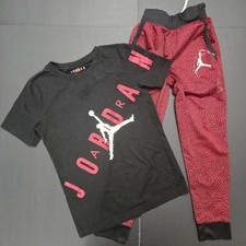 Jordan Boys 2-Piece Outfit Set Logo Tee M Jogger Pants S Black/Red Size M