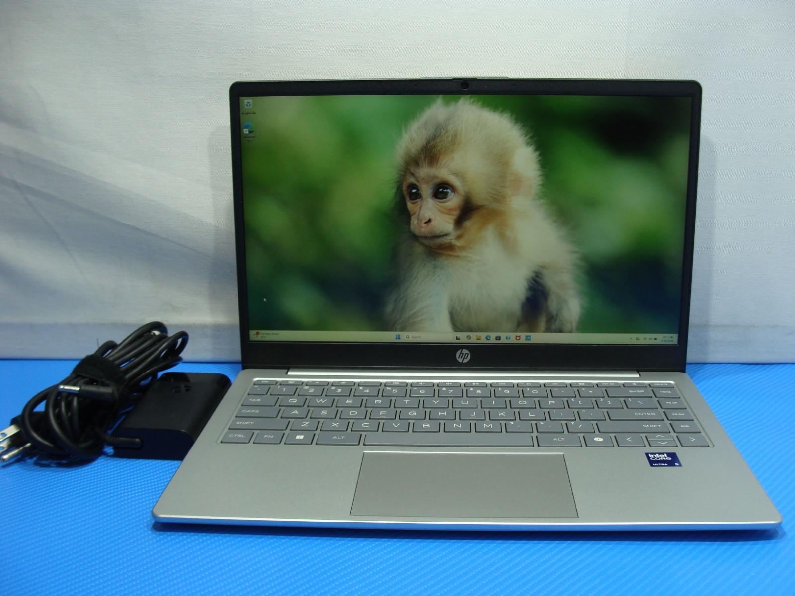 HP 14" FHD Ultra Laptop with Charger