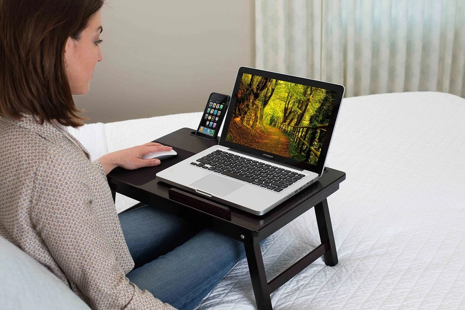 Bandeja de cama para computadora portátil Sofia + Sam multitarea | Soporta computadoras portátiles de hasta 18 pulgadas... Foto 2 de 4