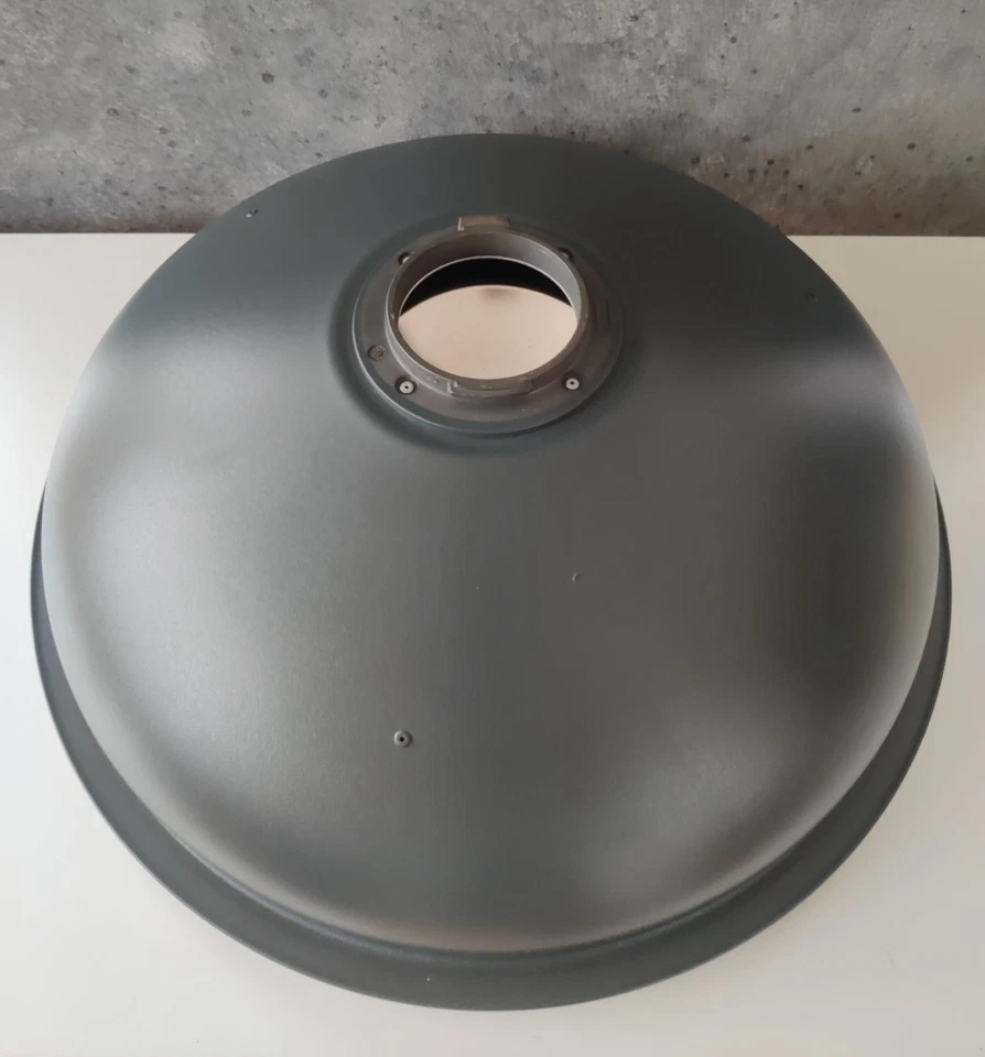 Broncolor P-Soft reflector (Silver Beauty Dish) + Broncolor Case - Image 4 of 4