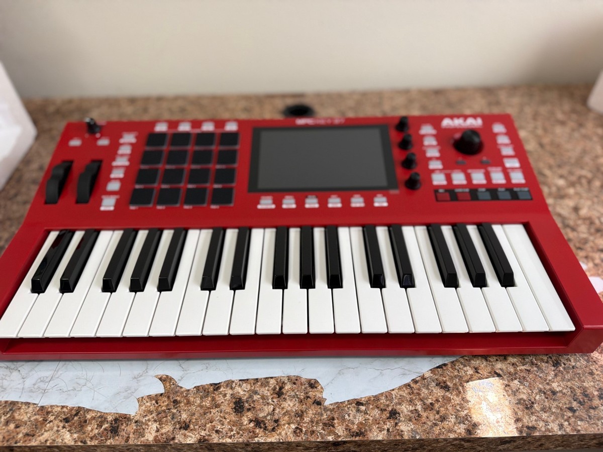 Akai Professional MPC Key 37 Standalone Production Keyboard