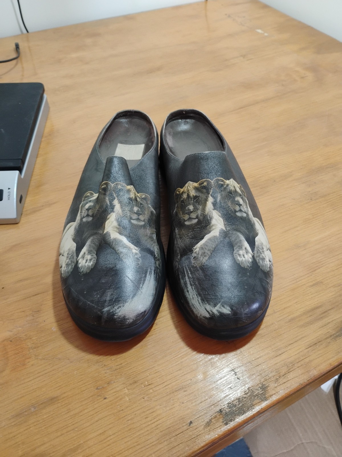 Icon Wearable Art Women's Leather Comfort Mules Clogs  10M Lions, Some Scuffs