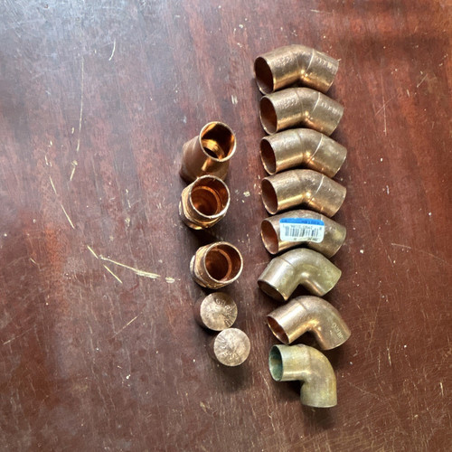Lot of 3/4 copper fittings. What you see is what you get, all new never used.