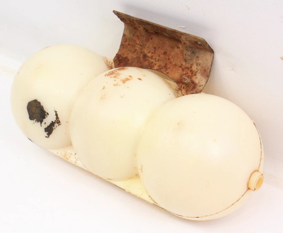 Vacuum Canister Reservoir Tank VW Jetta Rabbit Scirocco MK1 - 058 131 541 - Image 2 of 4