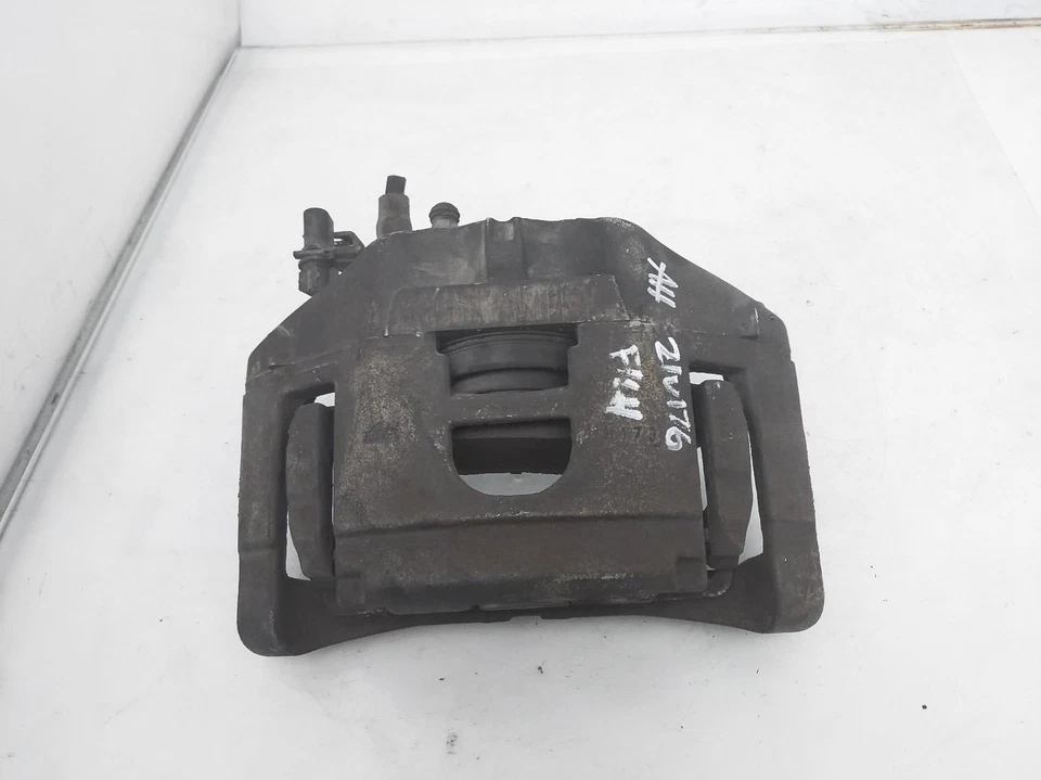 2005 2006 2007 2008 2009 Audi A4 Front Left Driver Brake Caliper 4F0615123a - Image 2 of 4