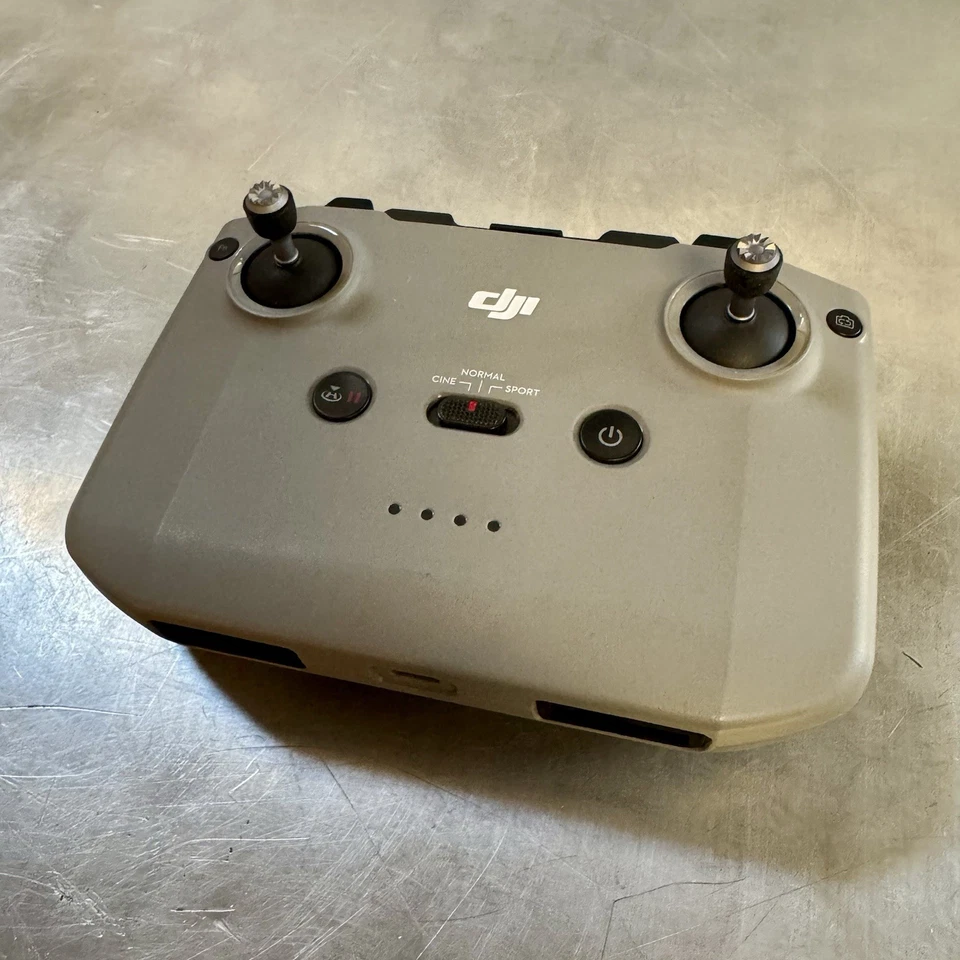 Look… DJI Mini 2 Drone Fly More Combo Bundle + 360 Propeller Guard - Used Once - Image 3 of 4