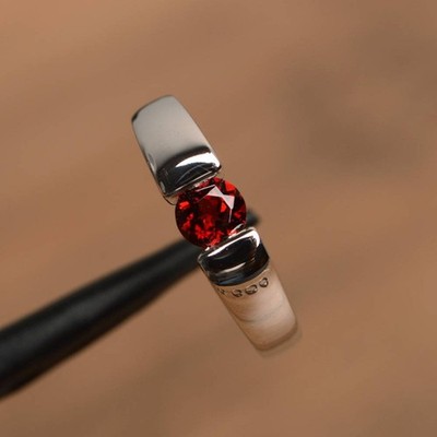 Garnet Gemstone 925 Silver Plated Women Classic Ring Duty Free