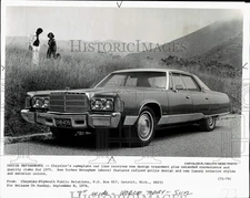 1974 Press Photo 1975 Chrysler New Yorker Brougham - pix36452