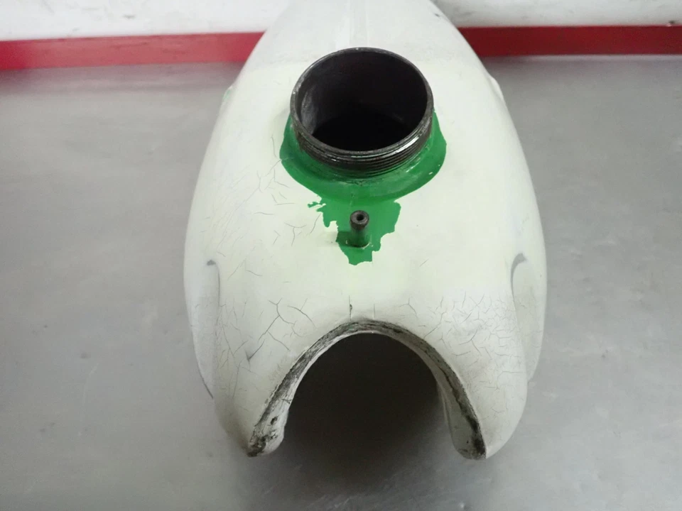 1972 OSSA MAR Mick Andrews 复制品 350 250 原始设备制造商油箱 — 第 4/4 张图片