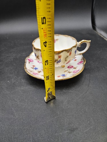 VTG. Porcelain Footed Teacup/Saucer Pink Roses - Picture 6 of 6