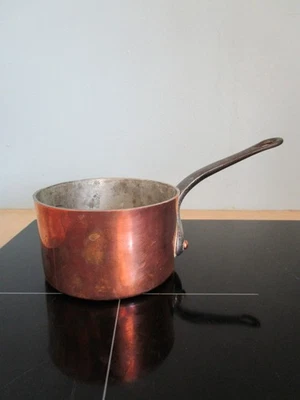 Petite Casserole en cuivre étamée Manche en fer forgé Signé Gleclerc France - Photo 1/4