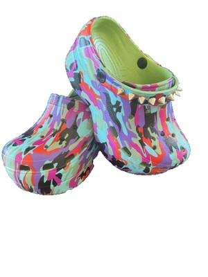 WOMENS CAPE ROBBIN GARDENER SPIKED CAMOFLAGE PLATFORM CLOGS SIZE 6.5/7