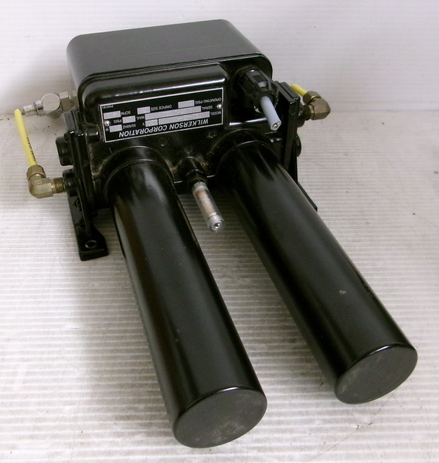 Wilkerson DE1-AE-H00 Compact Regenerative Air Dryer 120V 50/60Hz Max 150 PSIG