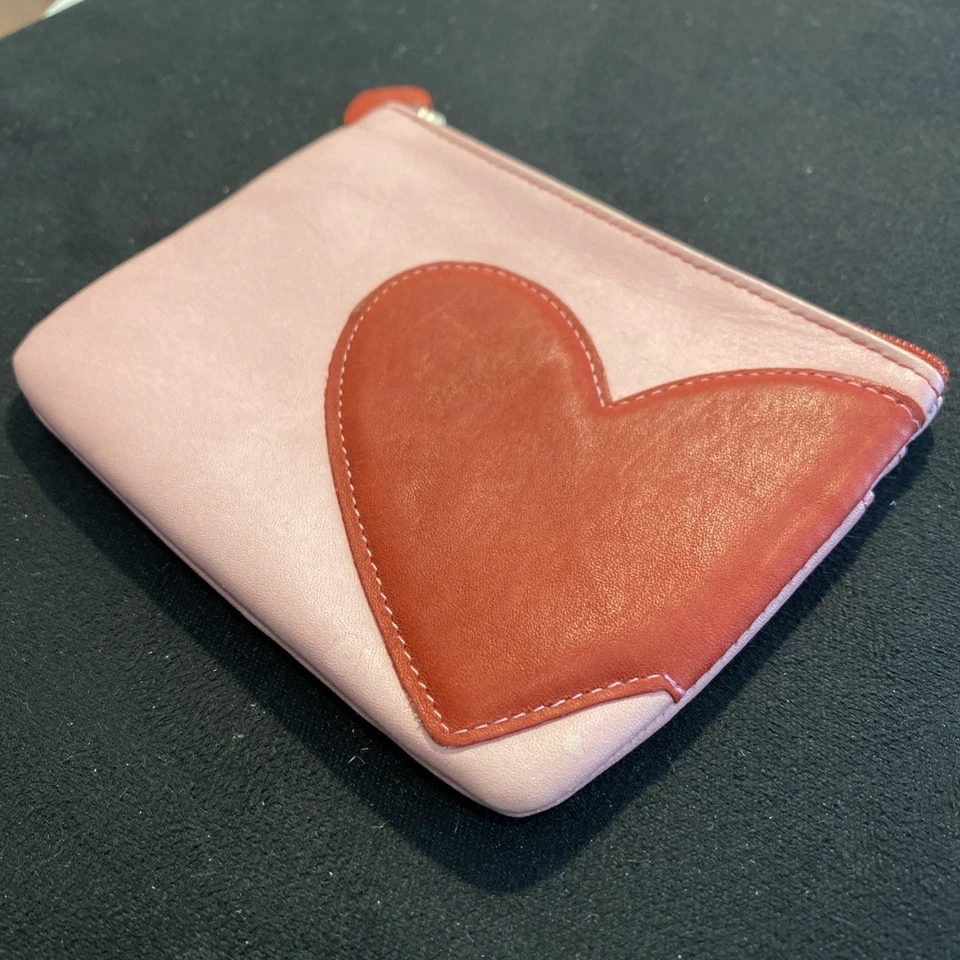 EUC Buxton Women's Pink Red Heart Large ID Insert Coin Case Wallet 5” X 4” - Изображение 2 из 4