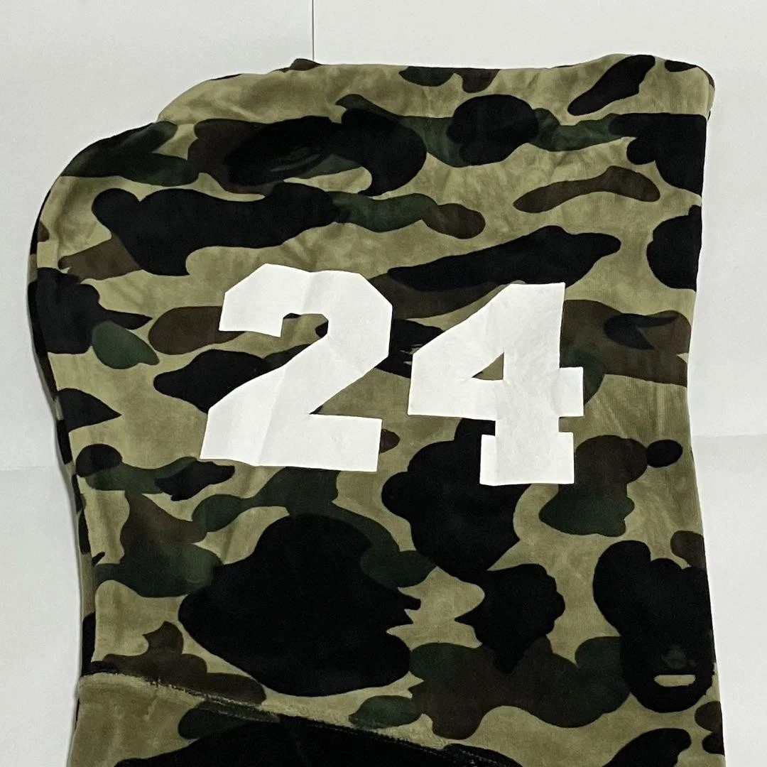 A BATHING APE (BAPE) Felpa con cappuccio A BATHING APE 24 carati in velluto modello mimetico con grande logo scimmia