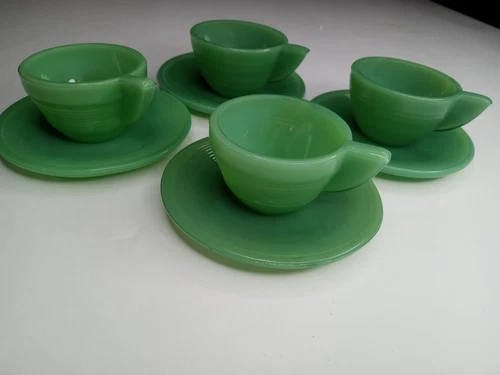 Vintage Set of 4 Jadeite Green Akro Agate Cups & Saucers Child’s Size