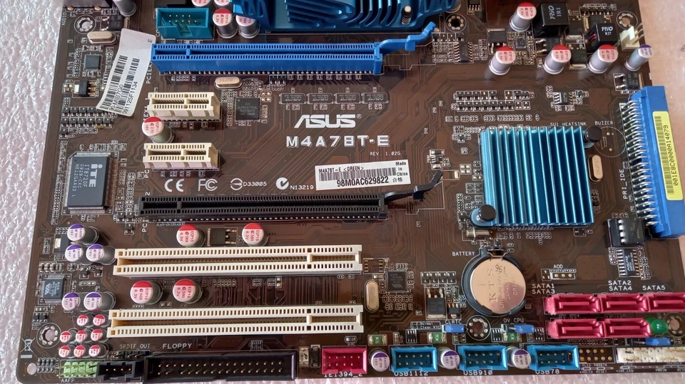 ASUS M4A78T-E/AMD PHENOM II X4 BLACK EDIT. 965 3.4GHZ/SOCKET AM3/DDR3 8GB - Immagine 4 di 4