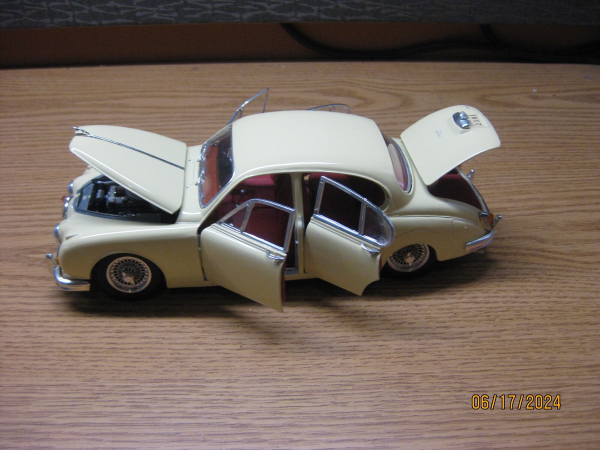 1/18 1959 JAGUAR MARK II, IN PALE YELLOW , BY MAISTO , NO BOX | eBay