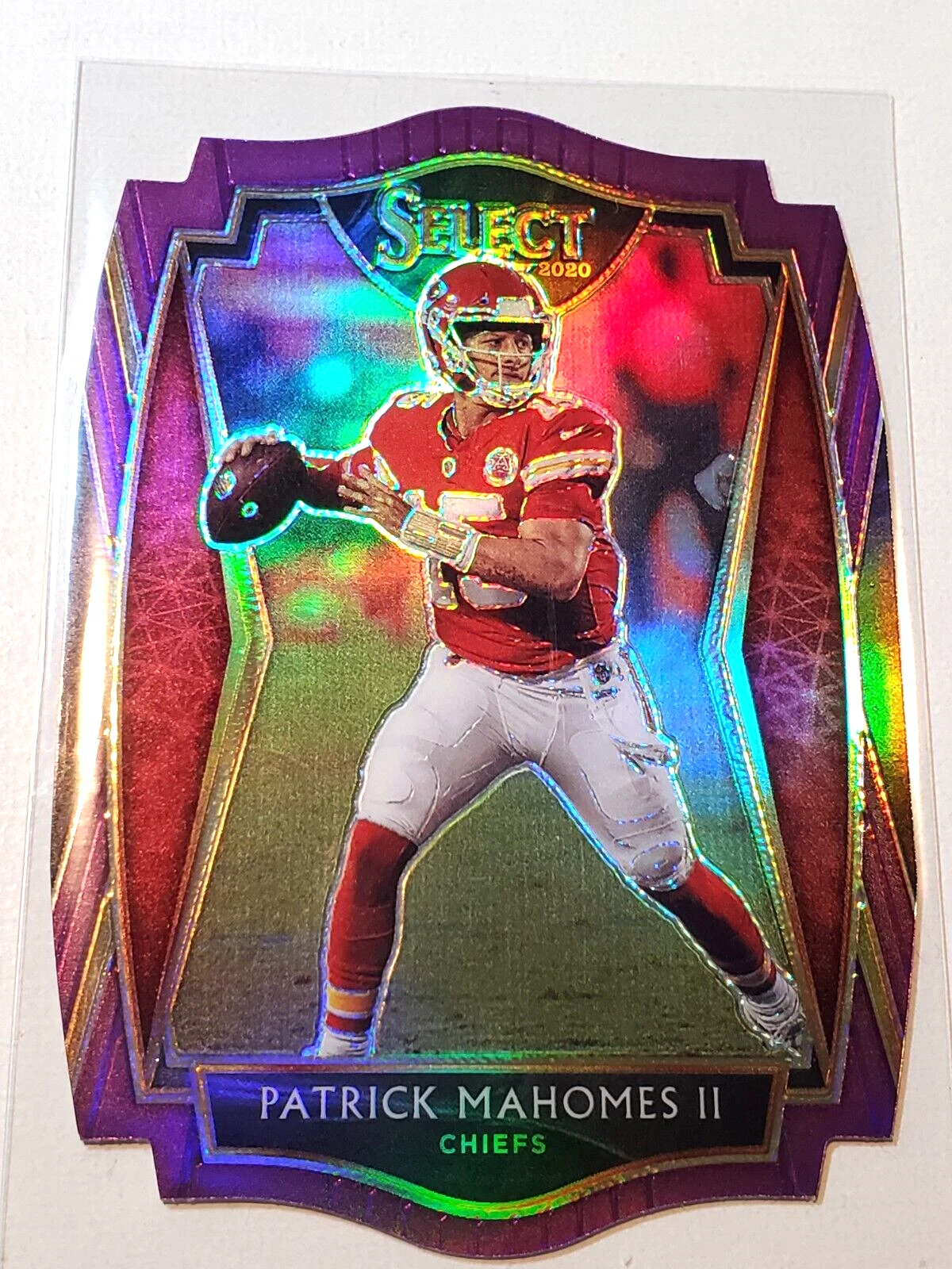 Patrick Mahomes II   2020 Panini Select Premier Level Purple Prizm Die-Cut #130