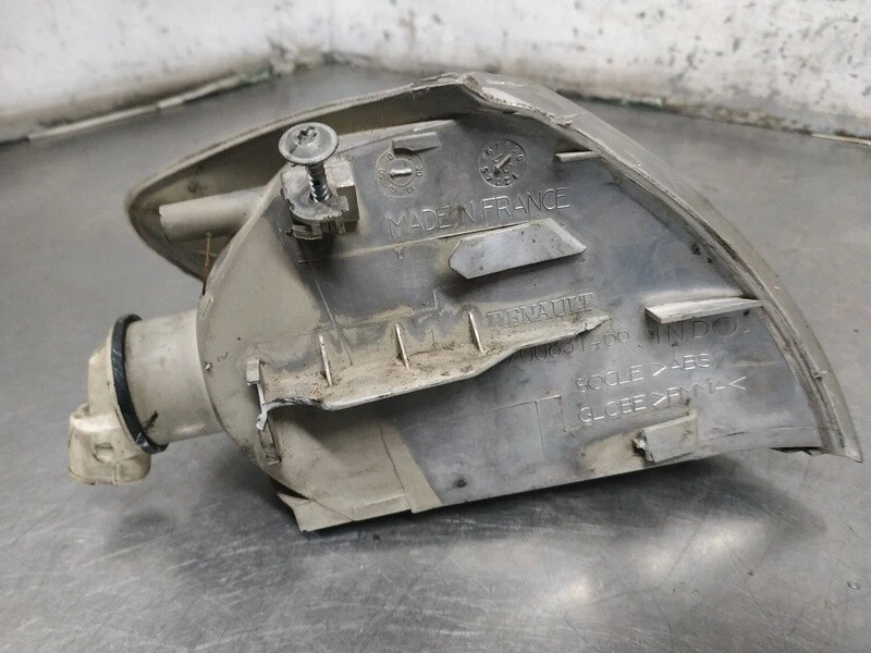 77008311466 faro anteriore sinistro per RENAULT MEGANE I CLASSIC (LA0) 401905 - Immagine 2 di 4