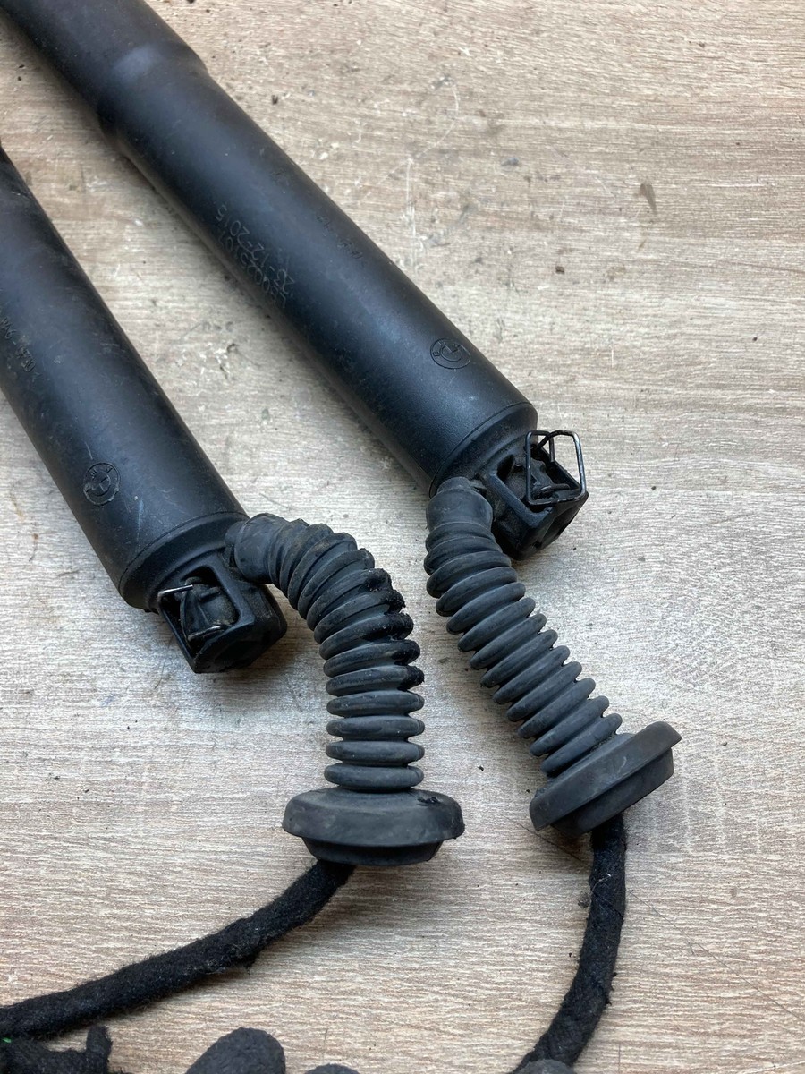 パンチングレザー ステアリング ブラック 330mm 新品未使用 SPORTS タイプA ブラックパンチングレザー/ブラックスポーク