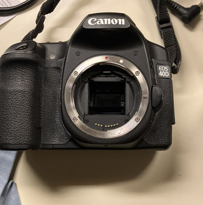 Canon EOS 40D Camera Bundle w/ EF-S 17-85mm, EF 70-300mm Lenses, Bag, Manuals