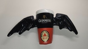 Vintage Guinness Draught Bass Ale Black & Tan Bat Wings Inflatable Bar Display 