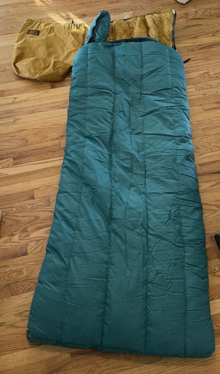 Vintage Eddie Bauer Goose Down Sleeping Bag Green/Yellow - Small Tear / Stain