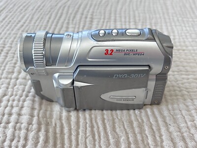 ビデオカメラ USD DXG-301V Camcorder 3.2 Mega Pixels DVC/MPEG4 f=5.58 mm lens W/F