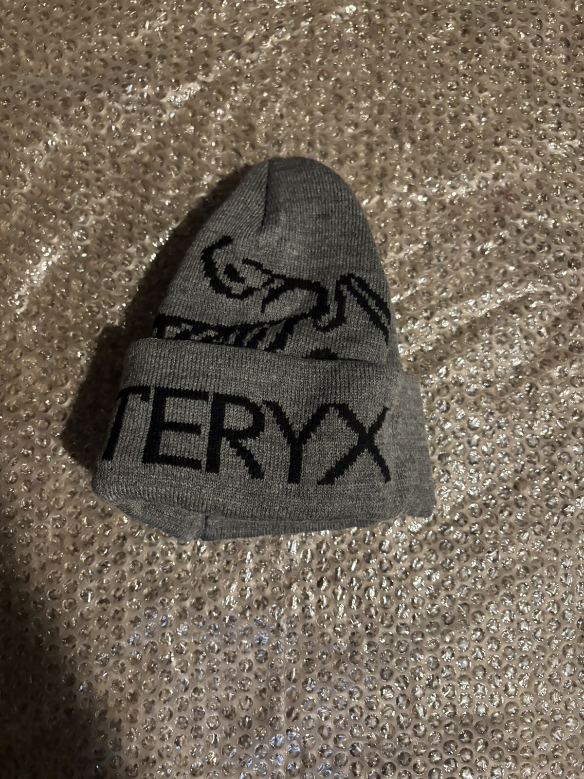 ARC'TERYX Berretto Arc’teryx grigio nero da trekking Gorpcore con polsini spedizione gratuita