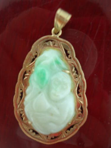 ESTATE 14k GOLD WITH GREEN JADE PENDANT NECKLACE. - Picture 1 of 6
