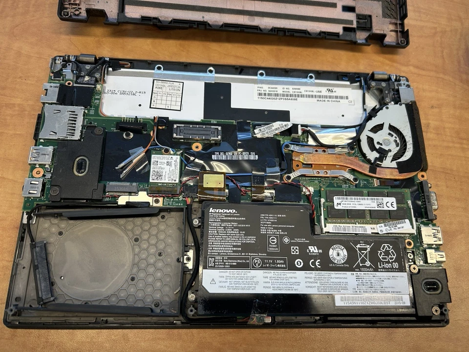 Portátil Lenovo ThinkPad X250 12,5" con CPU i7-5600U 2,60 GHz 16 GB de RAM sin SSD Foto 3 de 4